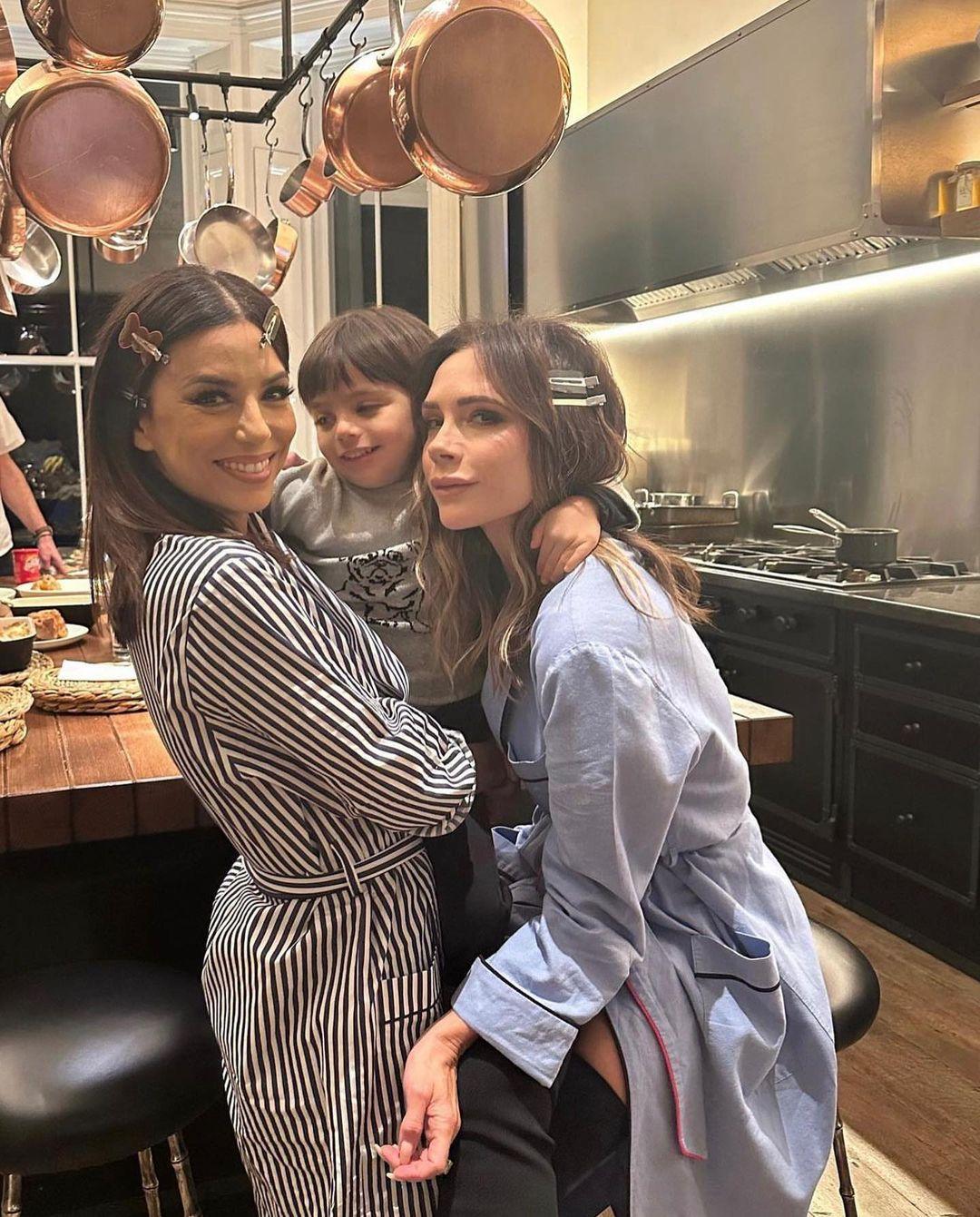 Eva Longoria and Victoria-Beckham's girls' night out