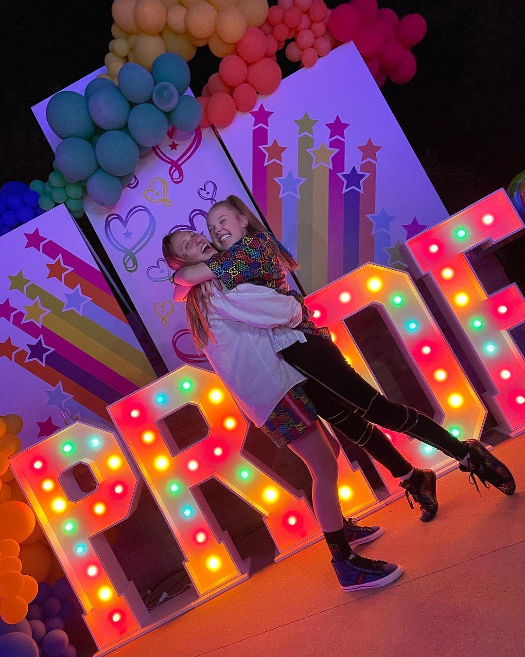 JoJo Siwa BLASTS Nickelodeon Over Rights To Perform Her Own Music