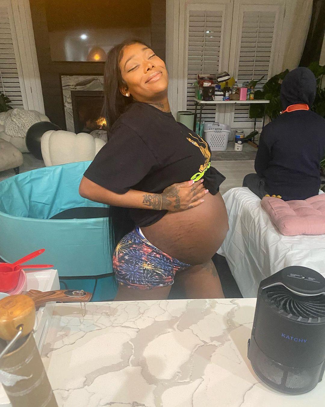 Summer Walker Nesting With Doula Erykah Badu, Baby No.2 Is Almost Here!
