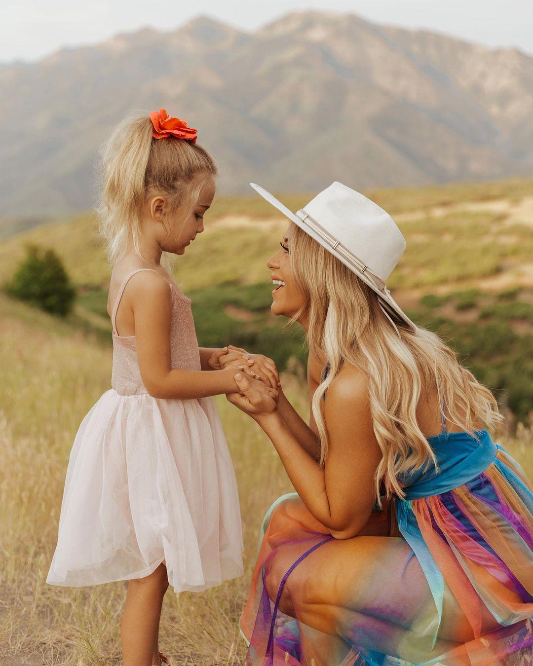Christina Mandrell and daughter