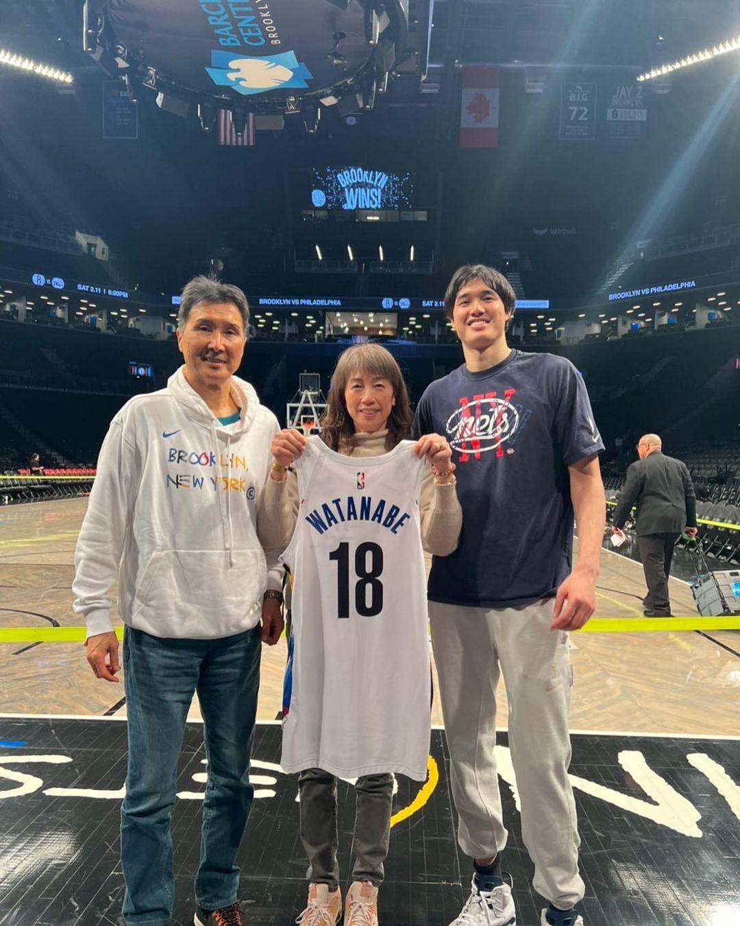 Yuta Watanabe and his parents