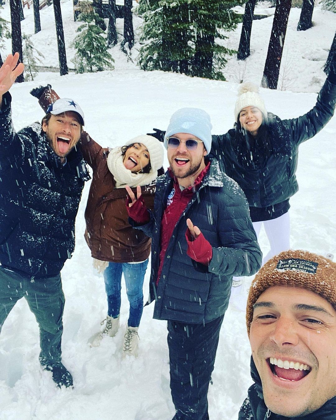 Sarah Hyland & Wells Adams' New Year celebration with friends