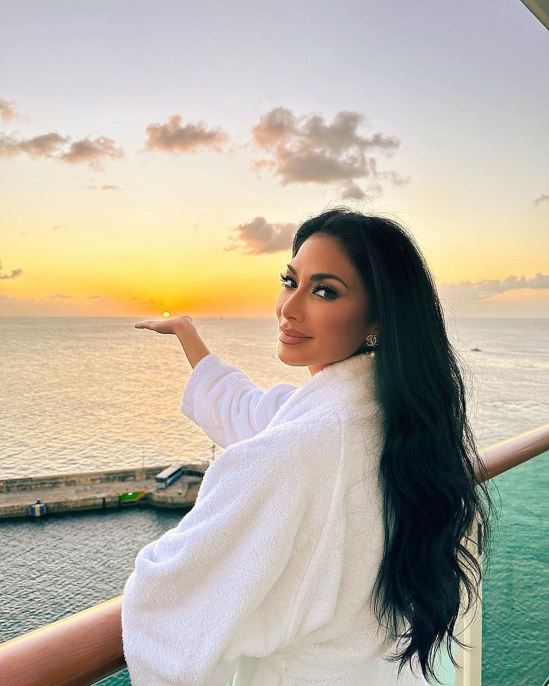 Nicole Scherzinger Soaks In Amazing Sunset View In White Bathrobe