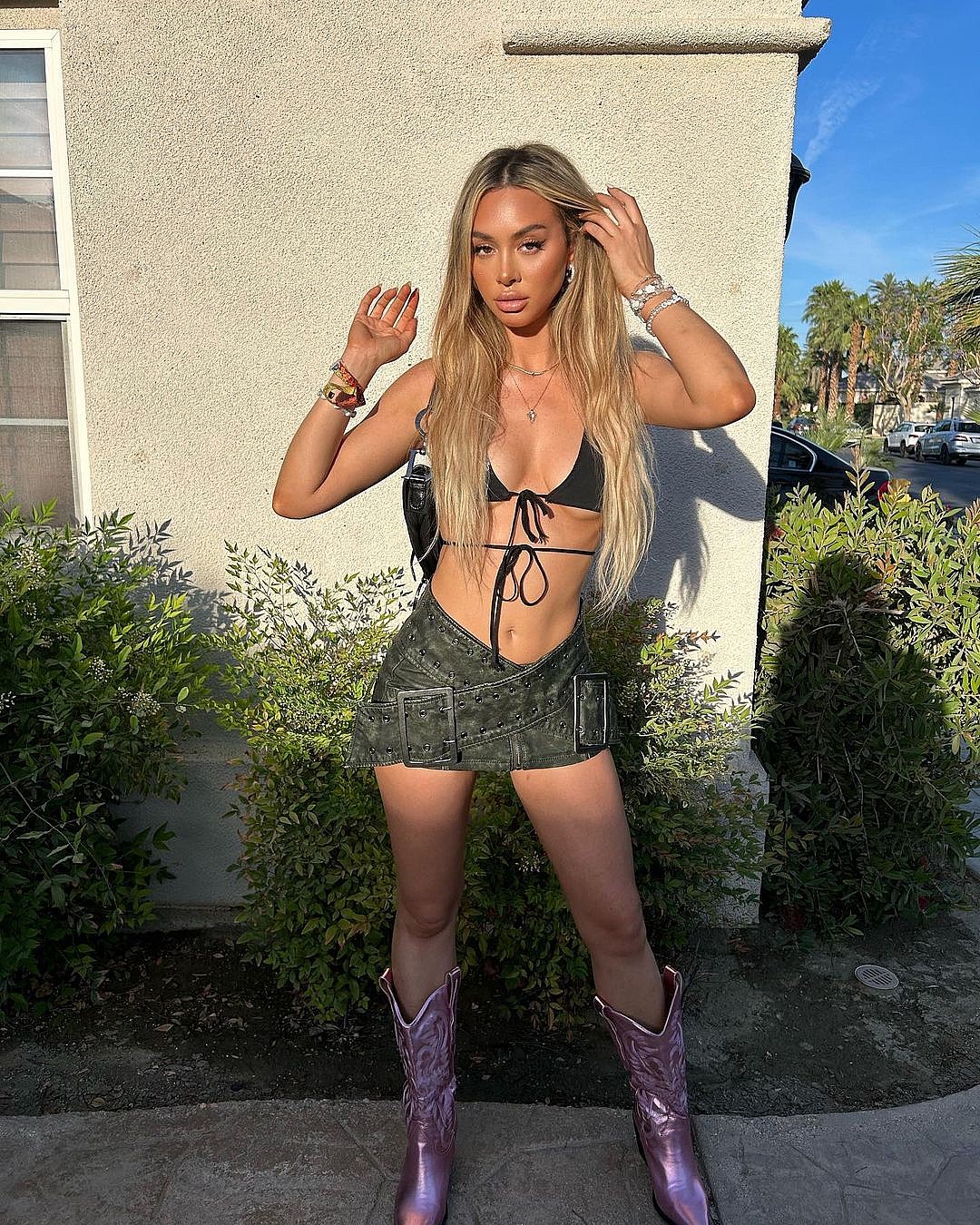 Corinne Olympios Brings The Heat To Stagecoach In Skimpy Outfit