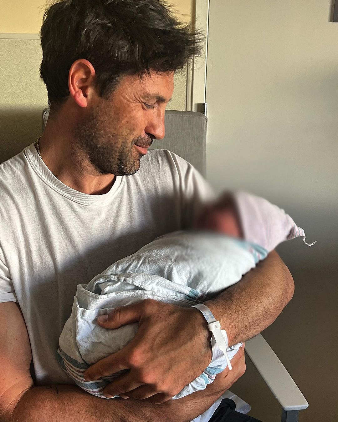 Peta Murgatroyd Gifts Husband Maksim Chmerkovskiy Their 2nd Baby For Father's Day