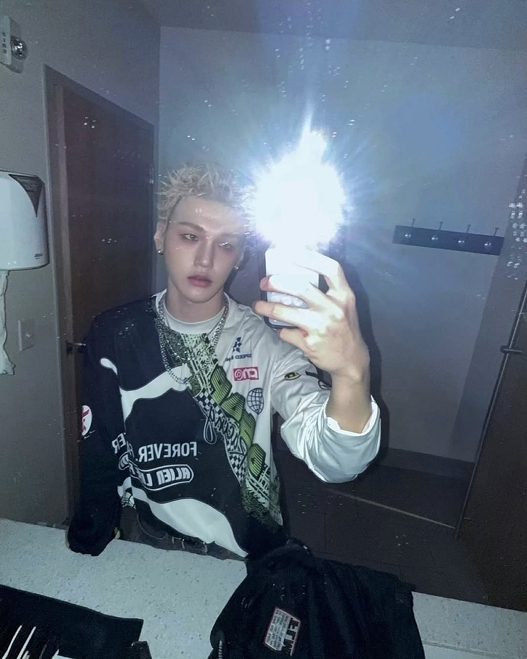 K-pop star Bain takes mirror selfie