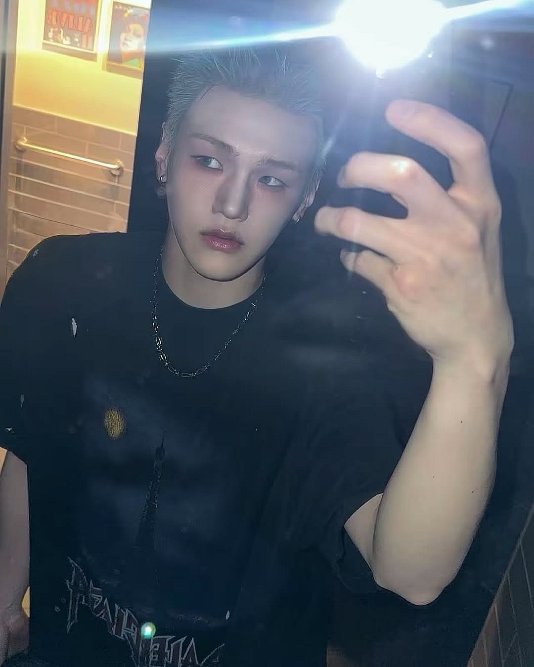 K-pop star Bain takes mirror selfie