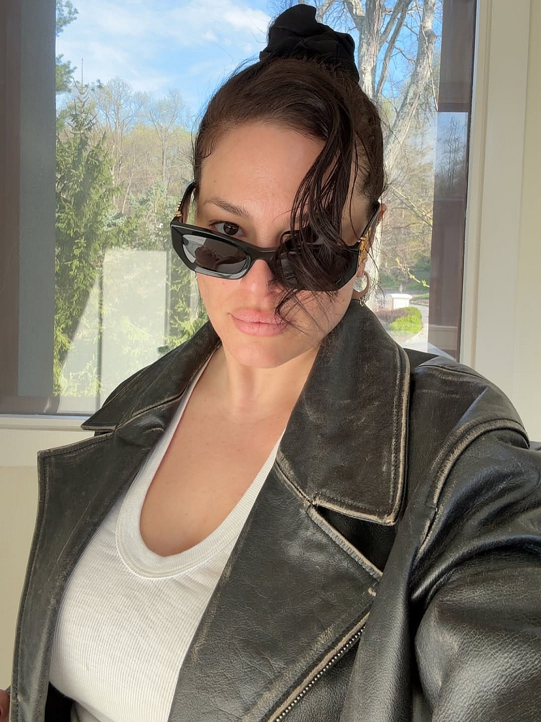 Ashley Graham takes selfie
