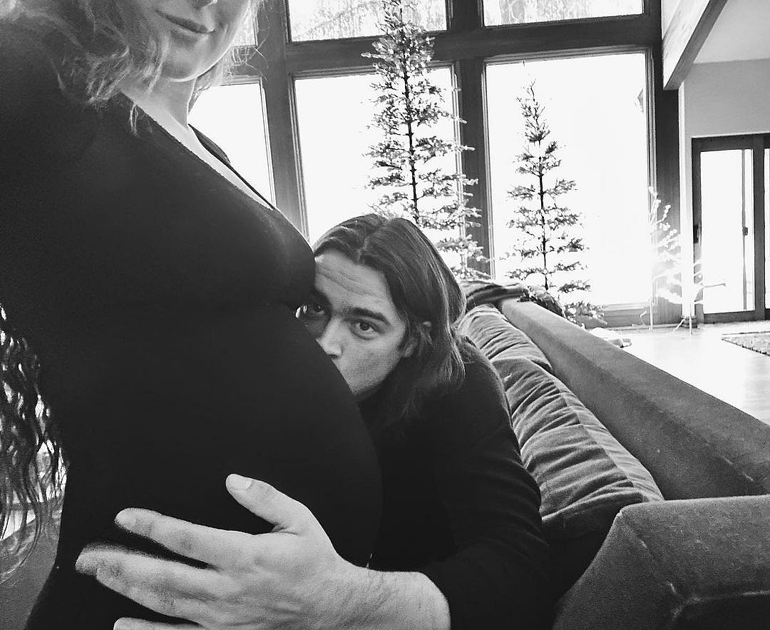 Rumer Willis Shows Off Baby Bump As She And Her BF Announce They Are Expecting