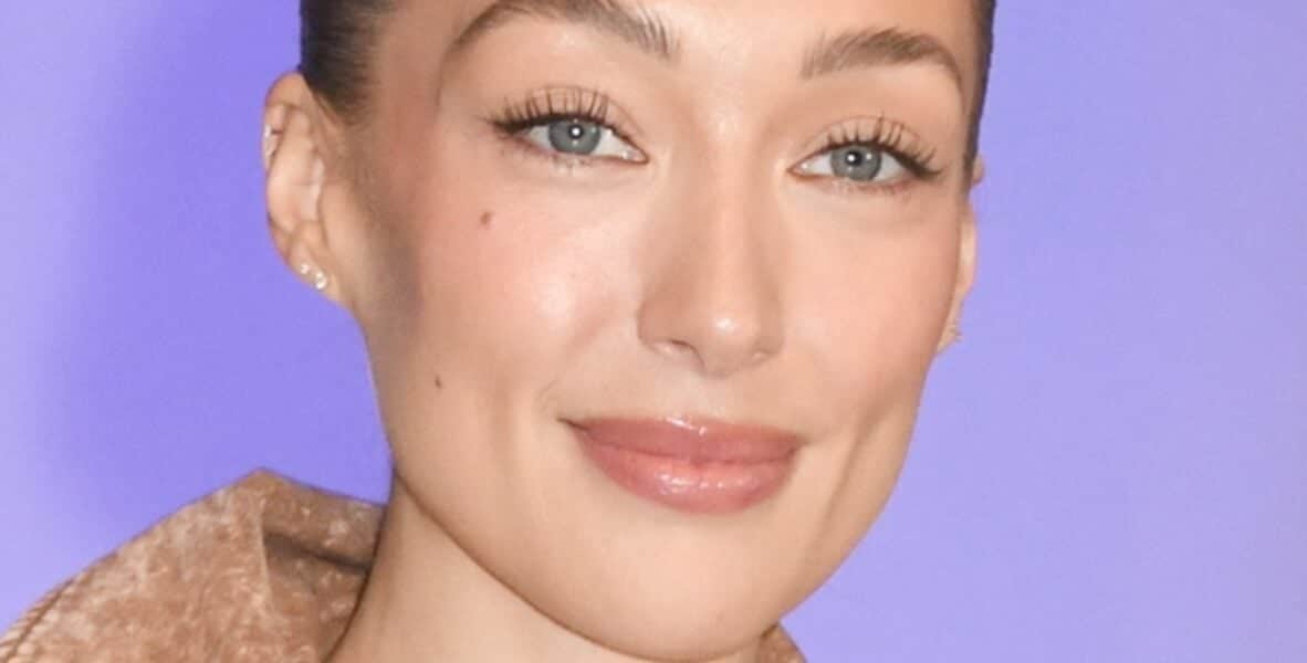 Pool Lane Size Penny Lane In Plunging Bikini Highlights Her 'Twins'