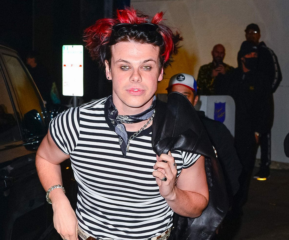 Yungblud outside Craig apos s Restaurant in West Hollywood