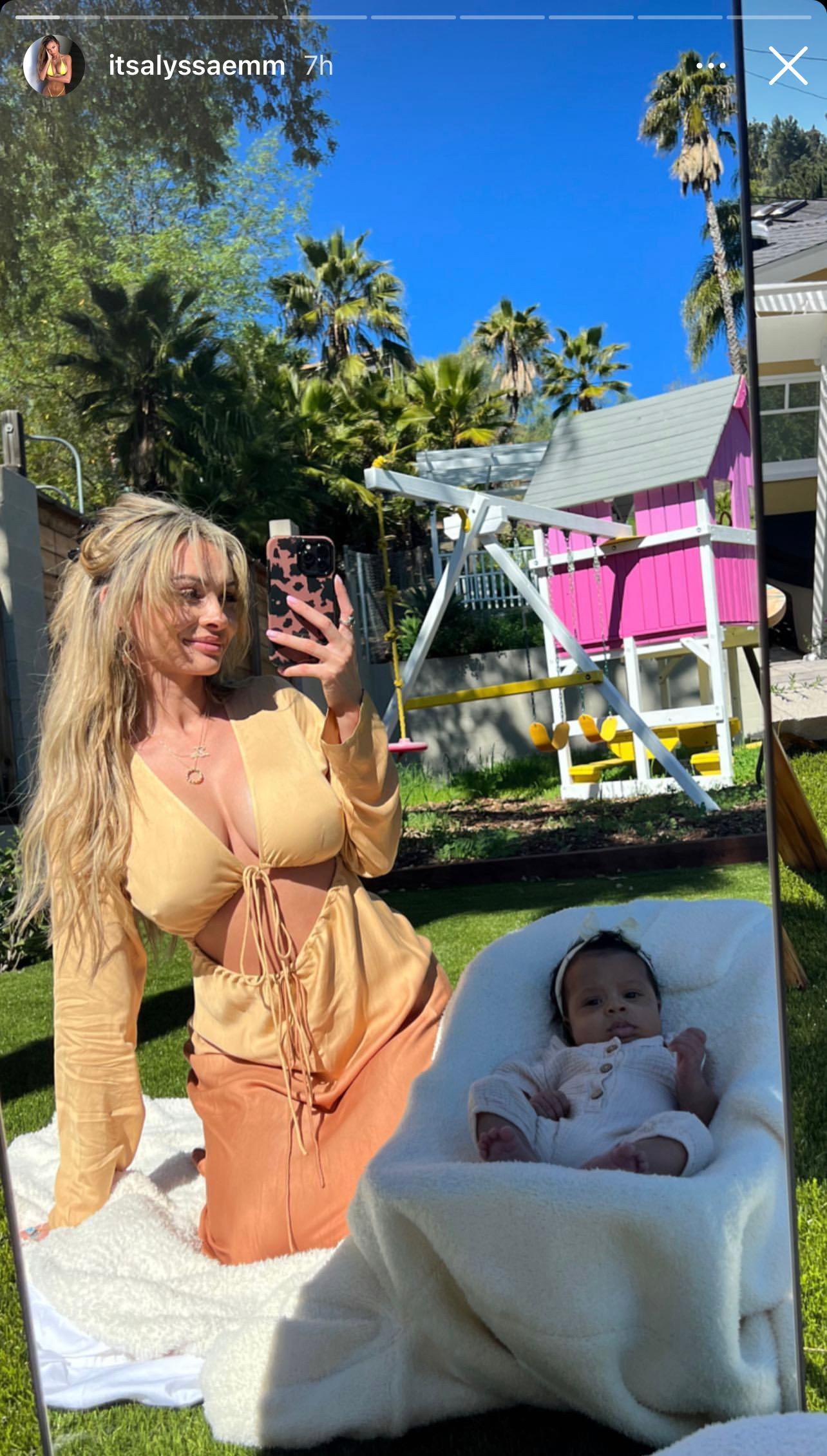 Alyssa Scott Flaunts Impressive Snapback Body Nearly 2 Months After Welcoming Daughter