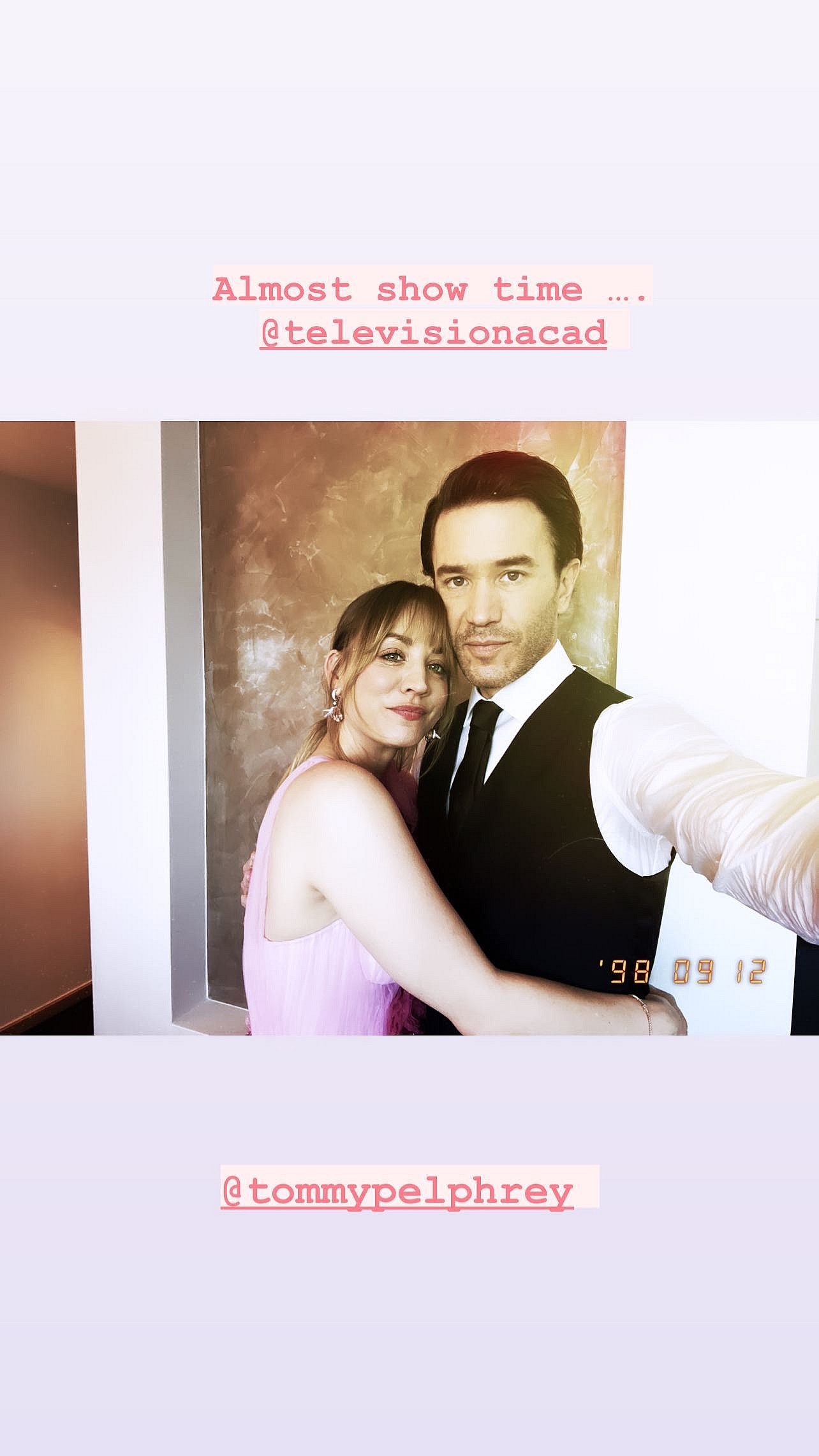 Kaley Cuoco and Tom Pelphrey