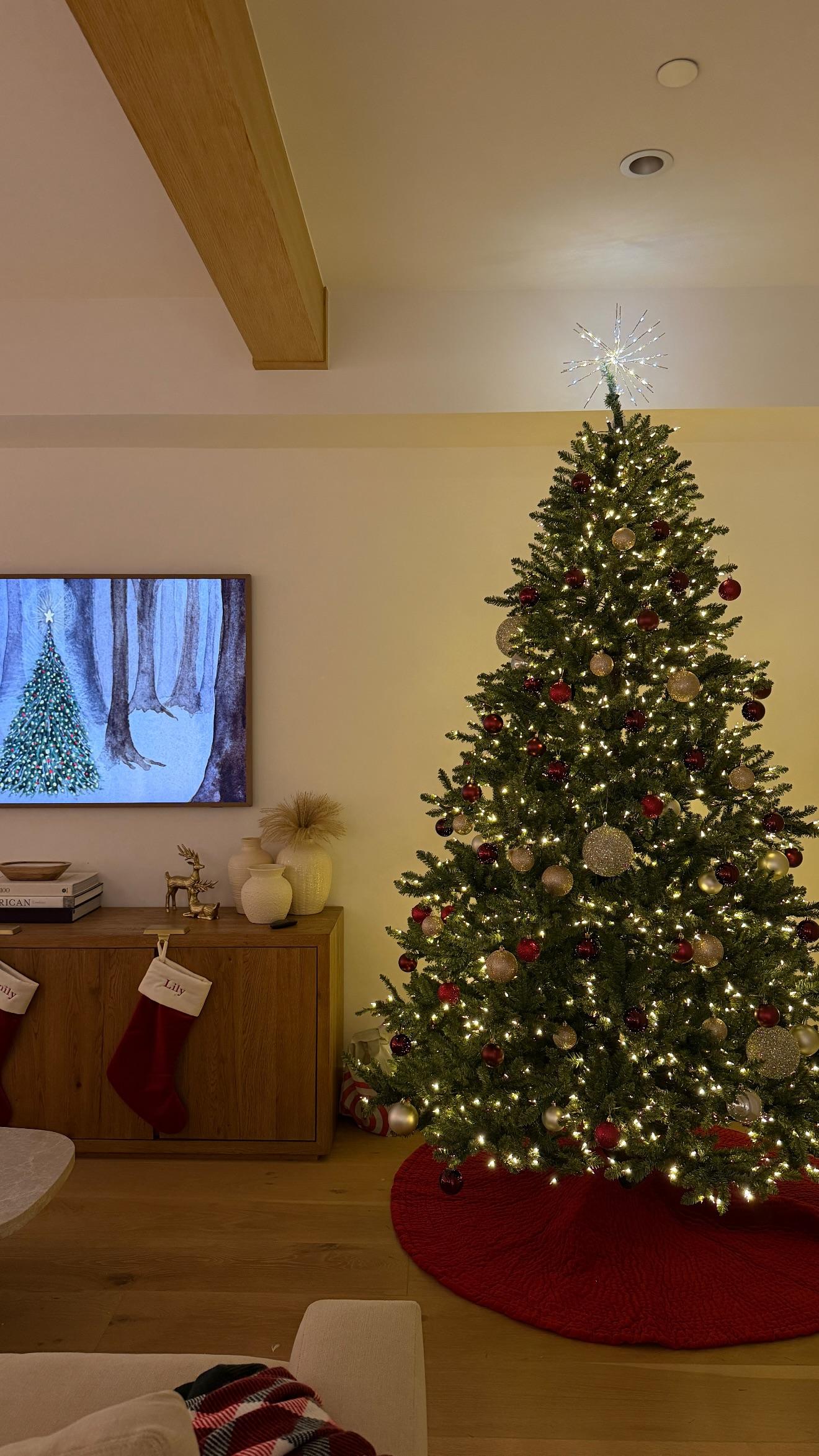 Emily Elizabeth shares a photo of her Christmas tree the day after Thanksgiving