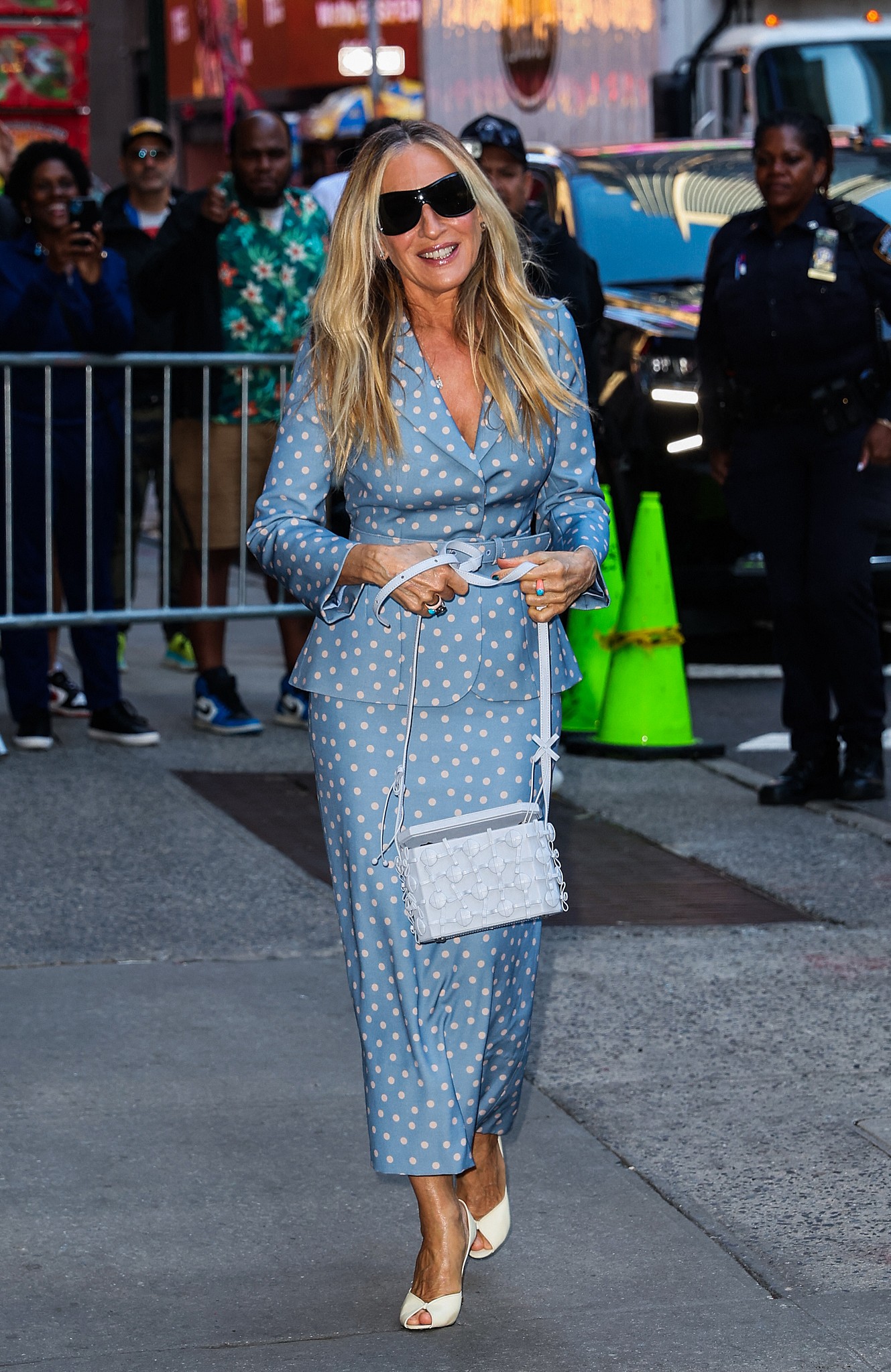Sarah Jessica Parker is all smiles while arriving to Good Morning America this morning in New York City