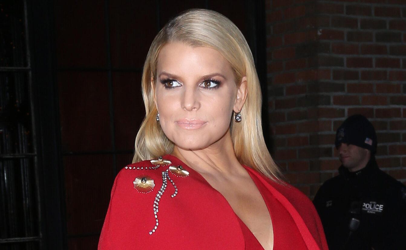 Jessica Simpson and family strolling in New York City