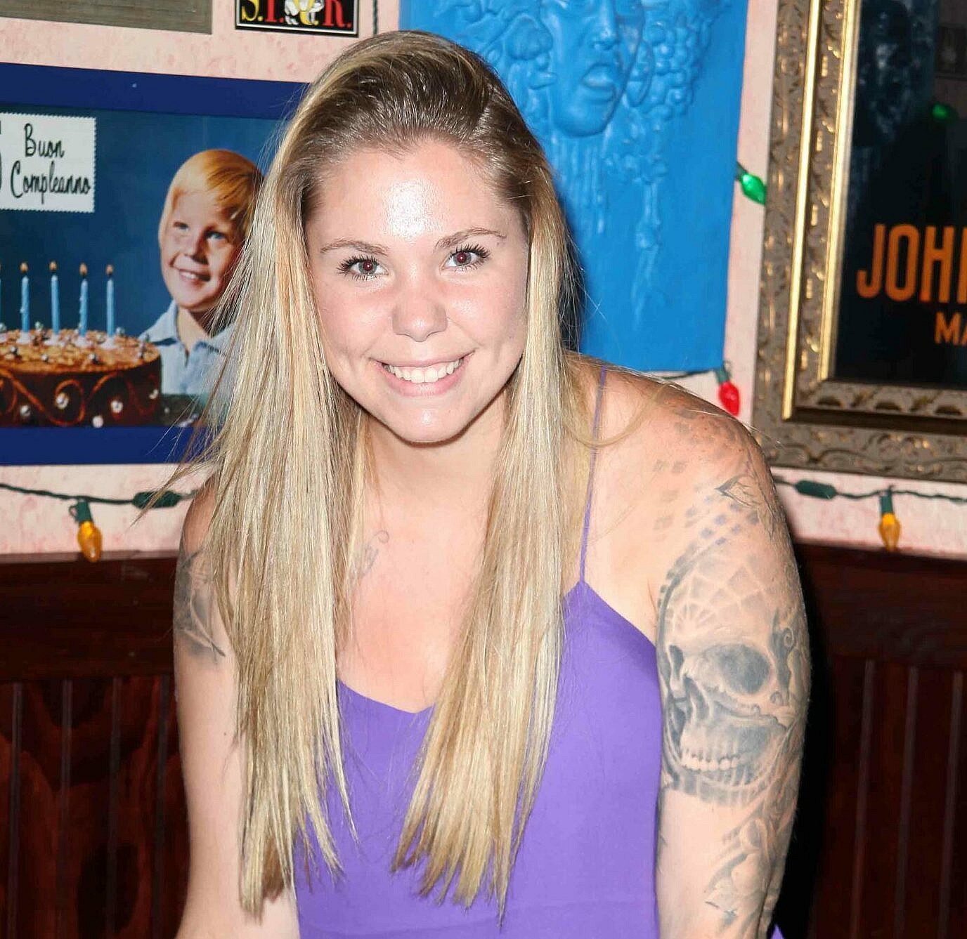 'Teen Mom 2' star Kailyn Lowry has her handprints immortalized in marinara sauce at Buca Di Beppo restaurant in Times Square