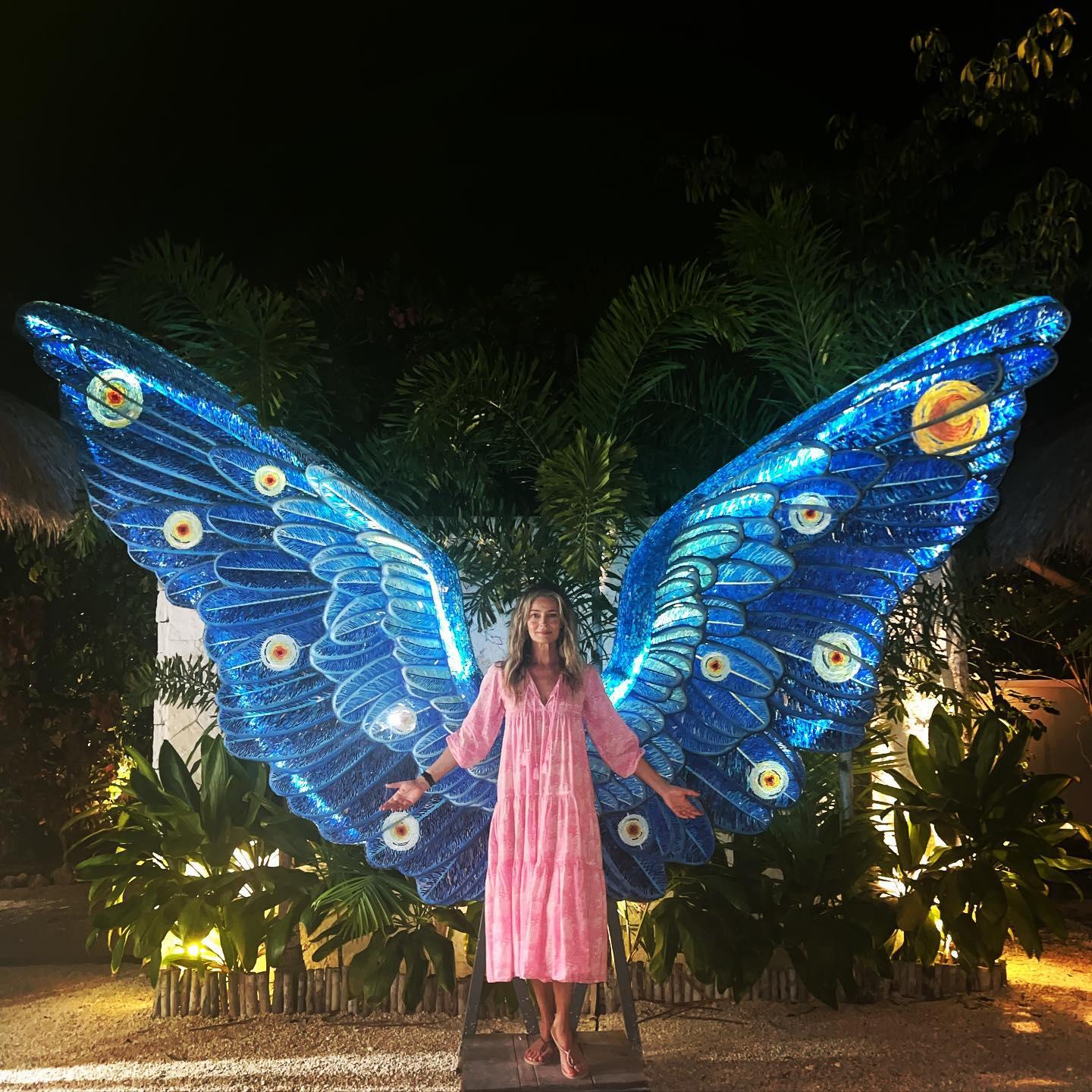 Paulina Porizkova shares vacation photos