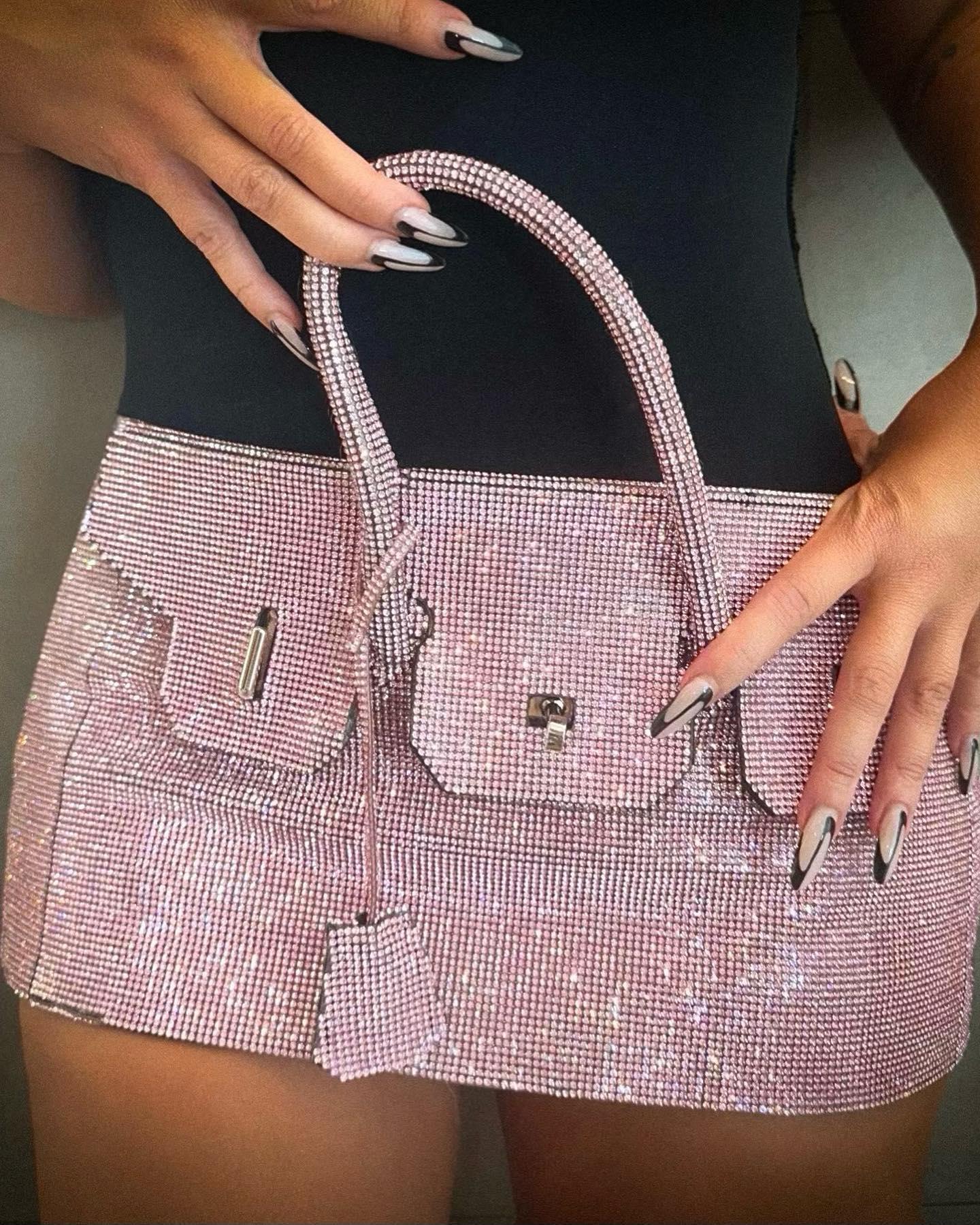 Christina Aguilera 'Is In Her Bag' As Her Spotless Legs Commands Attention