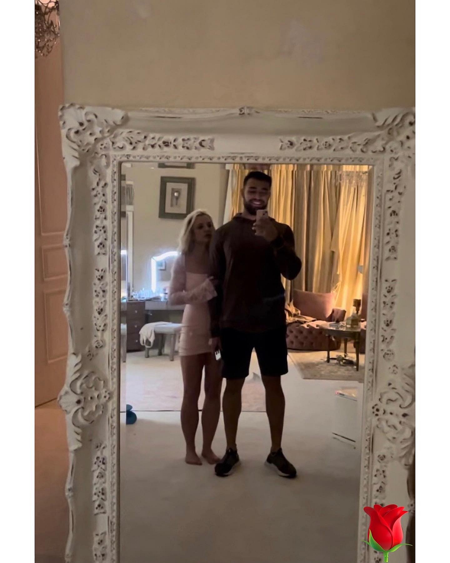 Britney Spears shares a selfie with Sam Asghari