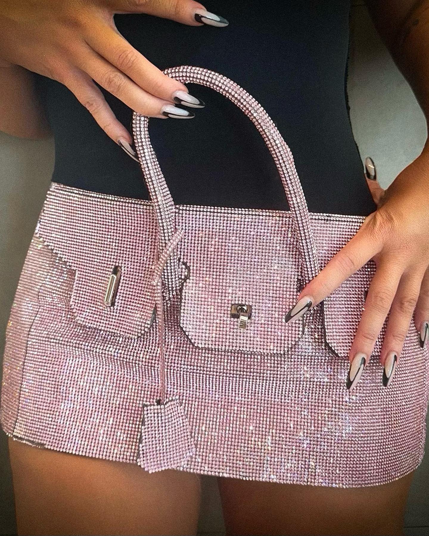 Christina Aguilera 'Is In Her Bag' As Her Spotless Legs Commands Attention