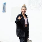 Amanda Kloots smiling