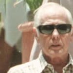 ©1999 RAMEY PHOTO AGENCY (310)828-3445JOHNNY CARSONFirst exclusive photos of Johnny Carson since theheart attack, walking in Malibu.5/14/1999.PR (Mega Agency TagID: MEGAR130229_3.jpg) [Photo via Mega Agency]