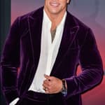Dwayne Johnson gets smashed by daughters
