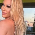 Kindly Myers poses in daisy dukes and a revealing top in Mexico