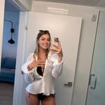 Andreea Dragoi takes a selfie.