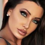Holly Sonders close up