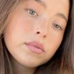 Lola Consuelos close up
