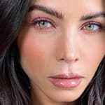 Jenna Dewan takes a selfie.
