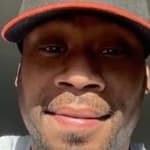 Jacoby Jones takes a selfie