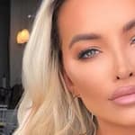 Lindsey Pelas close up