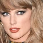 Taylor Swift poses close up
