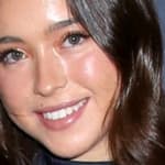 Lola Consuelos close up