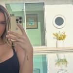 Paige Hansen takes selfie