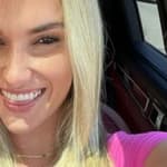 Kayla Simmons snaps a selfie.