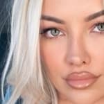 Lindsey Pelas close up