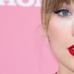 Taylor Swift close up