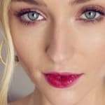 Sophie Turner close up