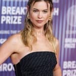 Behati Prinsloo on red carpet