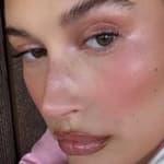 Hailey Bieber selfie