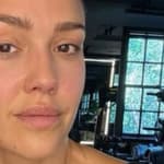 Jessica Alba selfie