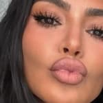 Kim Kardashian duck face selfie