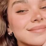 Hailee Steinfeld close up