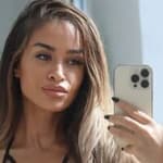 Valeria Ammirato mirror selfie