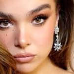 Hailee Steinfeld close up