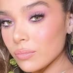 Hailee Steinfeld close up